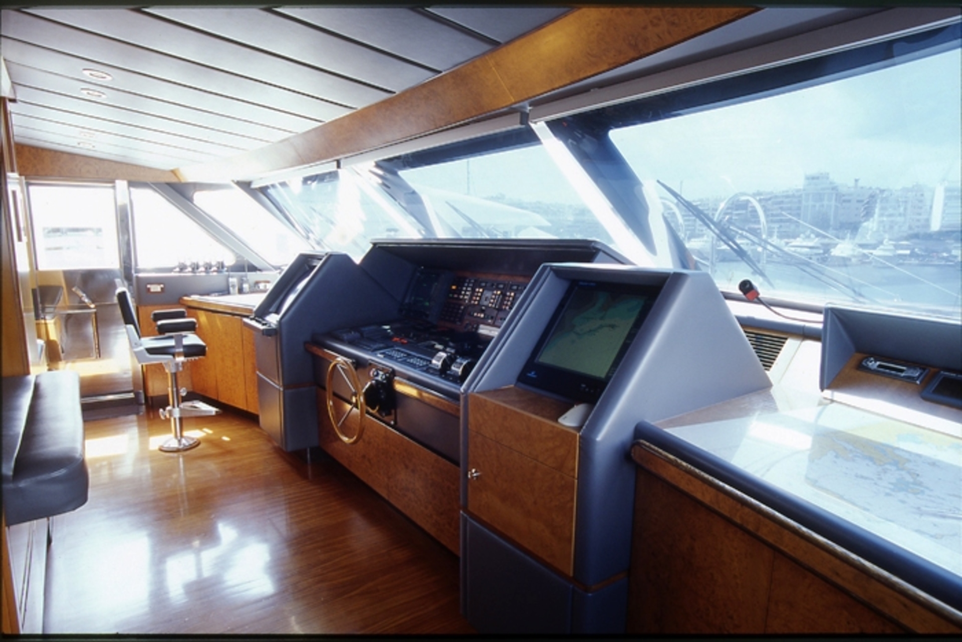 Bridge Image Gallery Flybridge Aboard Yacht QUANTUM Flybridge On